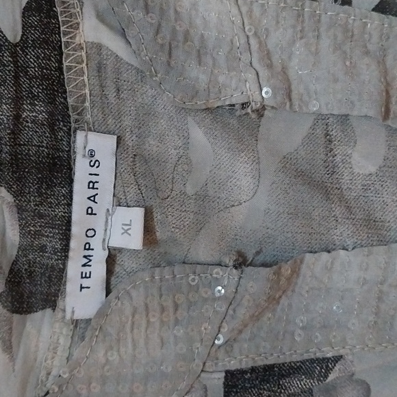 Tempo Paris Blouse xl, dk gray med gray and light gray colors, sm  sequins, camo - Picture 3 of 6